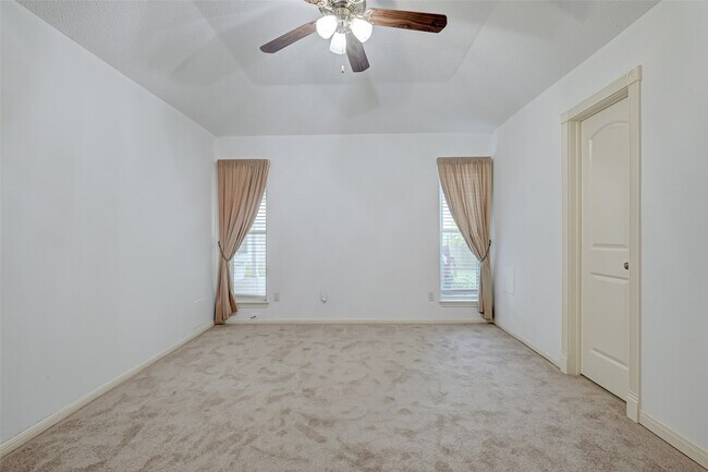 Building Photo - 2922 Lakefield Way