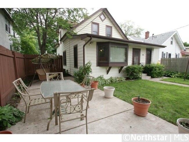 Primary Photo - Great 4BD/2.5BA near UofM! AC, Dishwasher,...