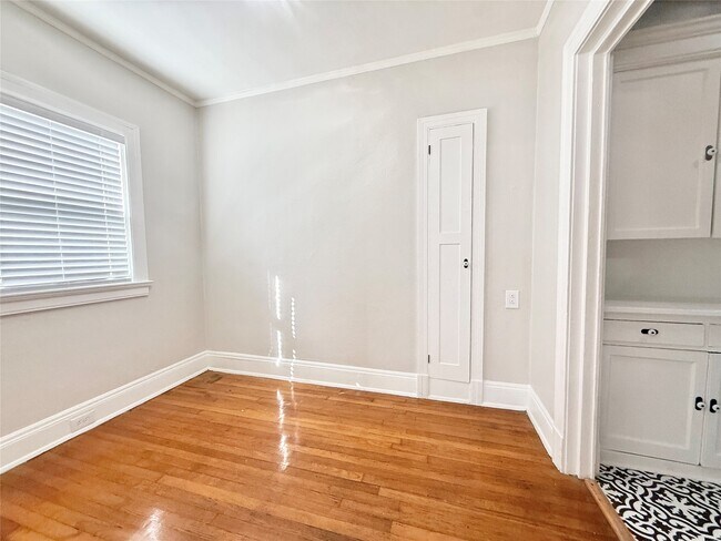 Building Photo - 3920 Fannin St