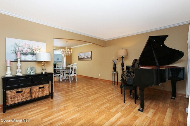 Building Photo - Spacious 5-Bedroom Coeur d'Alene Place Home with Theater Room