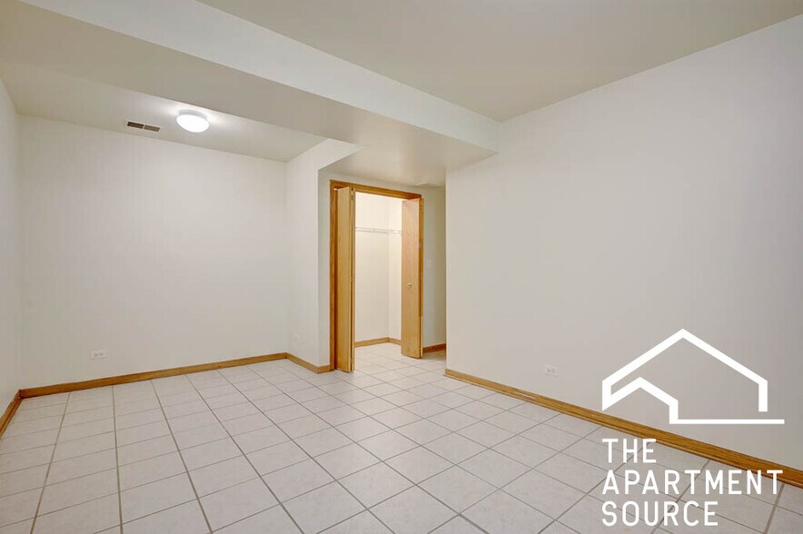 Building Photo - 1446 N Leavitt St