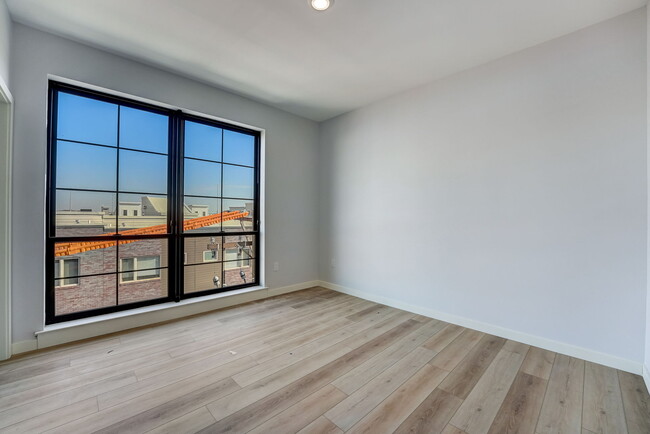 Interior Photo - 1112 East Berks Street