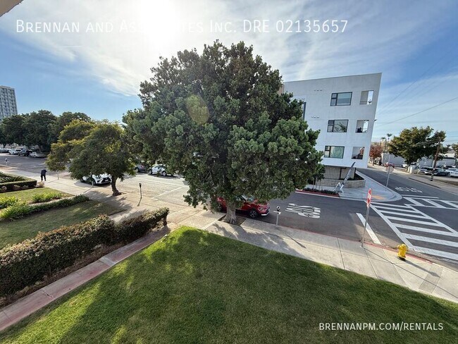 Building Photo - 253 Church Ave