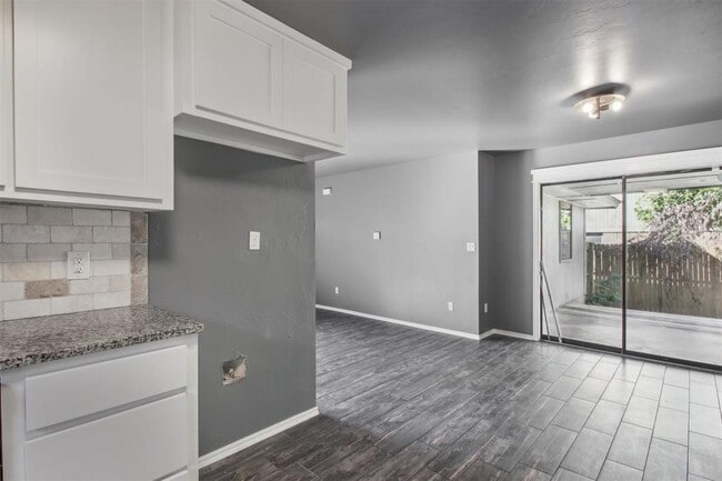 Building Photo - 2817 Green Canyon Dr