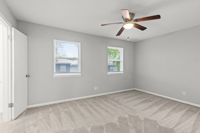 Building Photo - Summer Special! Spacious Updated 3BR Townhome + $250 Off First Month’s Rent