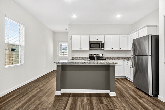 Building Photo - 15049 Ronan Dr