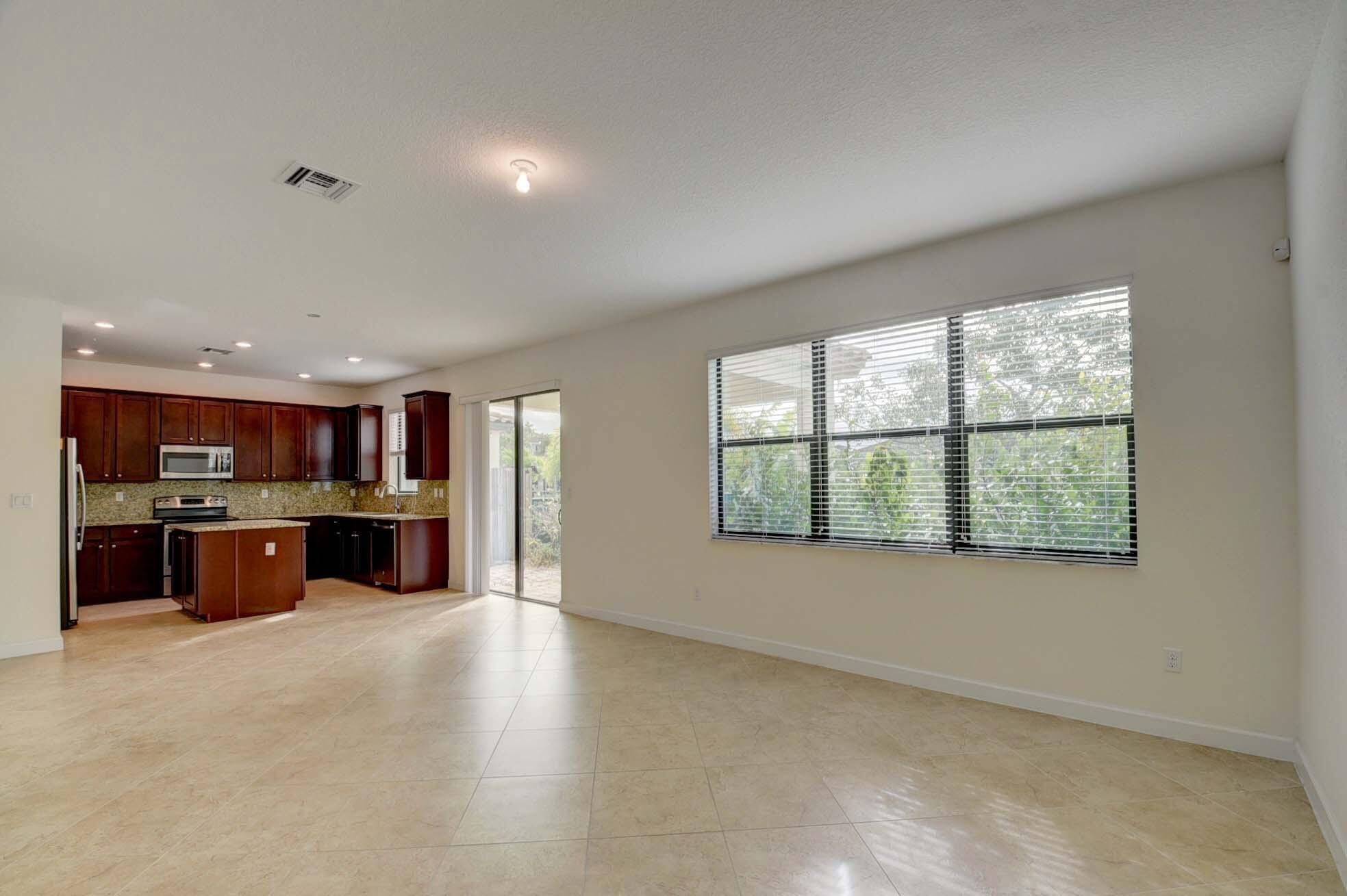 Building Photo - 8834 Willow Cove Ln