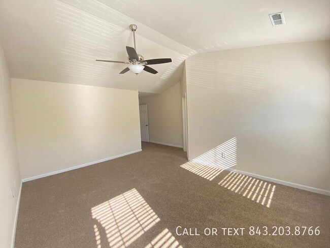 Building Photo - Available Now! Explore this Spacious 3-bed...