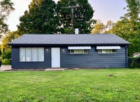 Building Photo - 1247 Dennis Dr