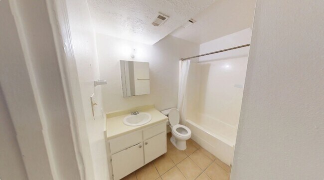 Building Photo - 1107 Verde Dr
