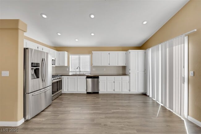 Building Photo - 2329 Avery Dr