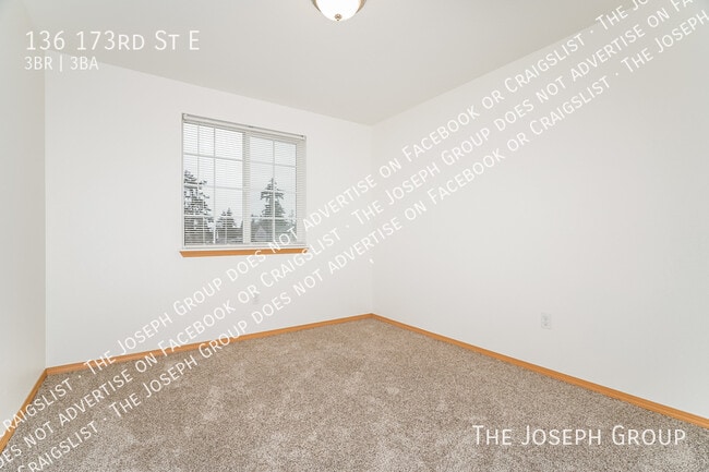 Building Photo - 136 173rd St E