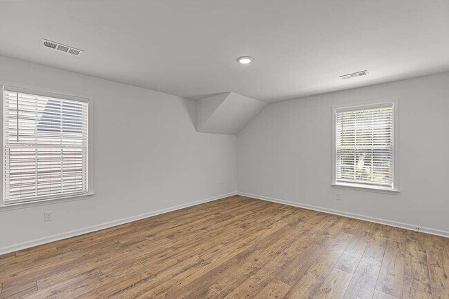 Building Photo - 3206 Montauk Hill Dr