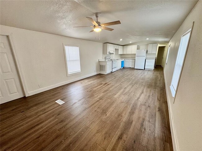 Building Photo - 112 Laureti Ln