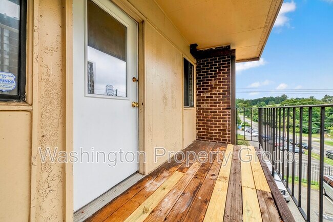 Building Photo - 3904 Stone Gate Dr