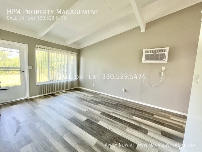 Building Photo - 883 Bryant Ave