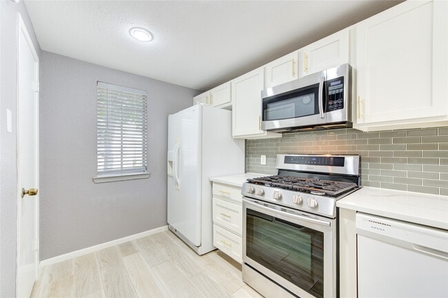 Building Photo - 2810 Grants Lake Blvd