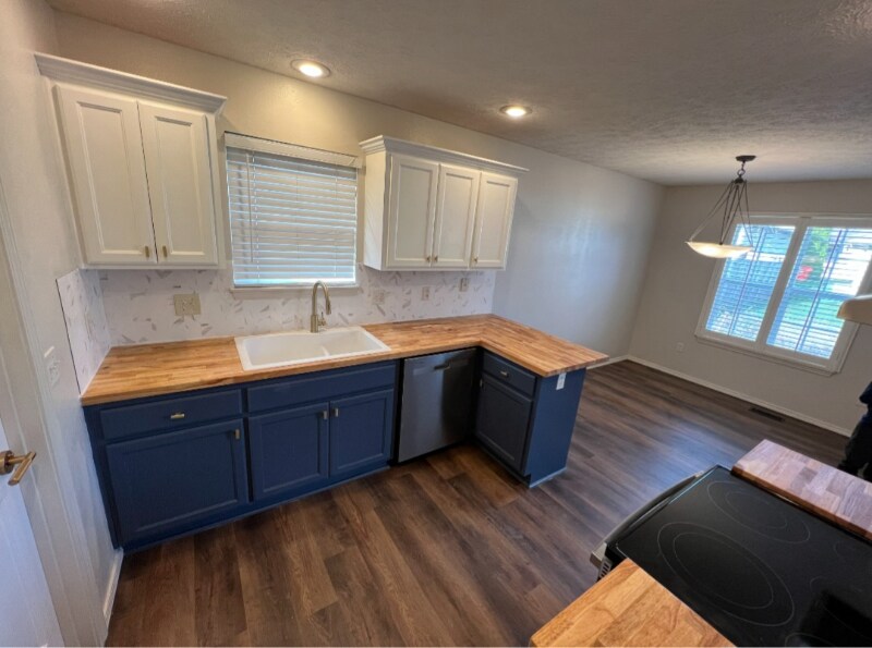 Building Photo - 3371 W Erie St