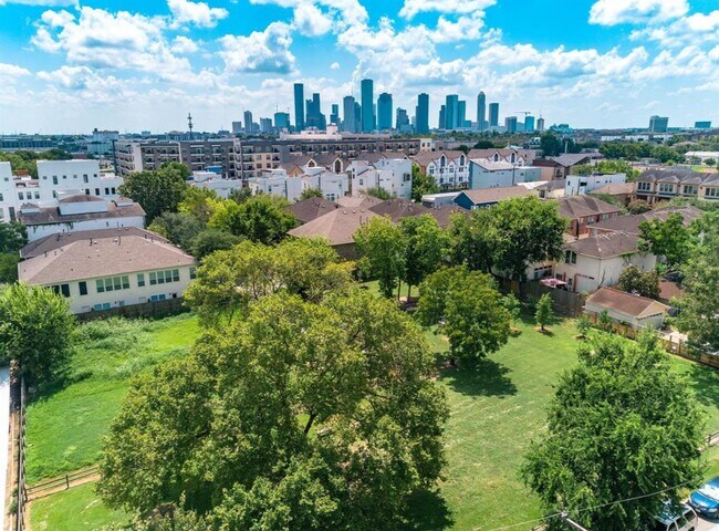 Building Photo - 1441 Wagner St