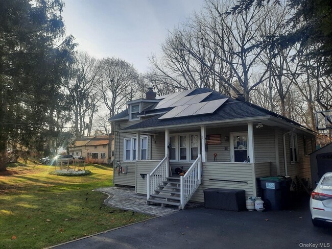 Building Photo - 23 Valley Ave