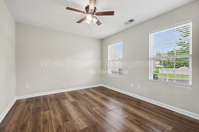 Building Photo - 1820 Meadow Crossing Dr