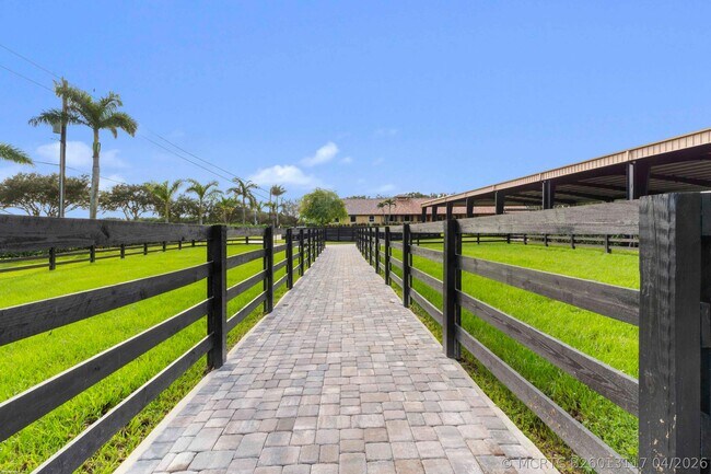 Building Photo - 4985 Stables Way