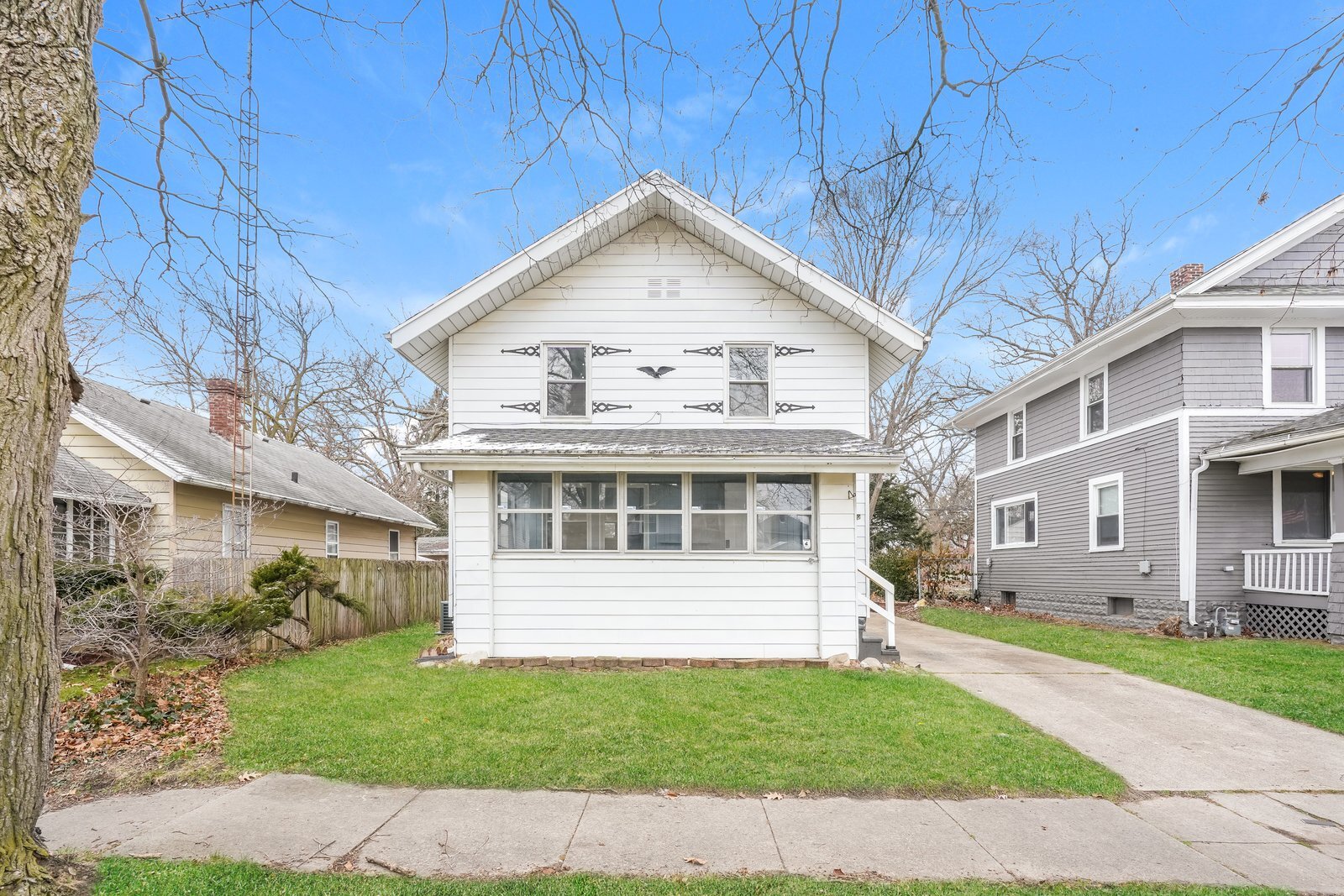 Building Photo - 1115 E Dayton St