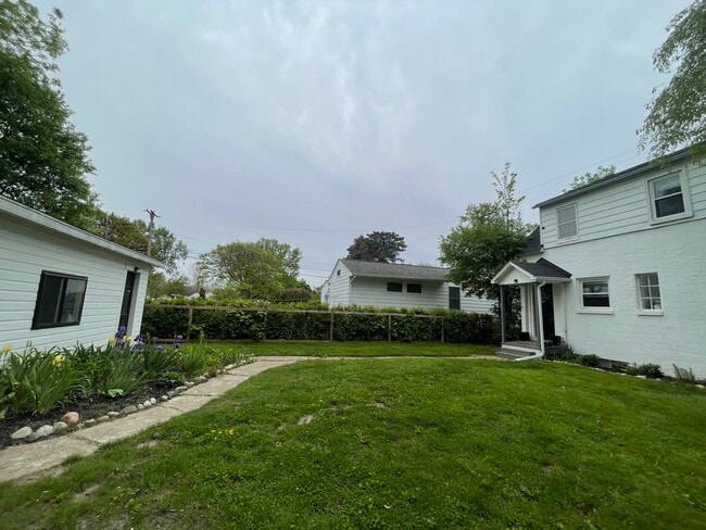 Building Photo - 2528 Jefferson Ave