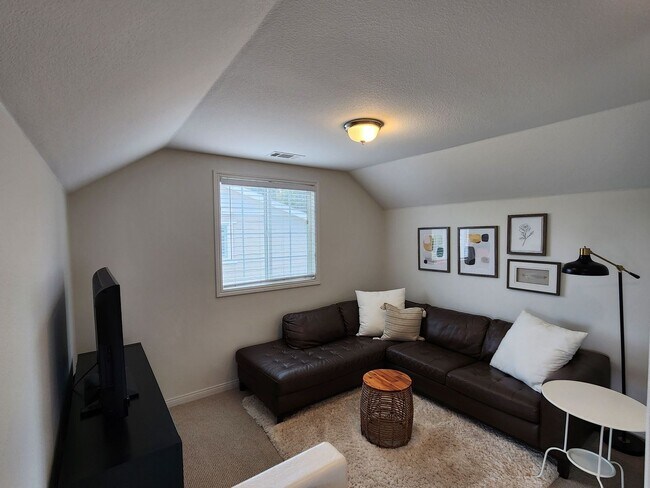 Building Photo - Highly Upgraged Ladera Ranch Home