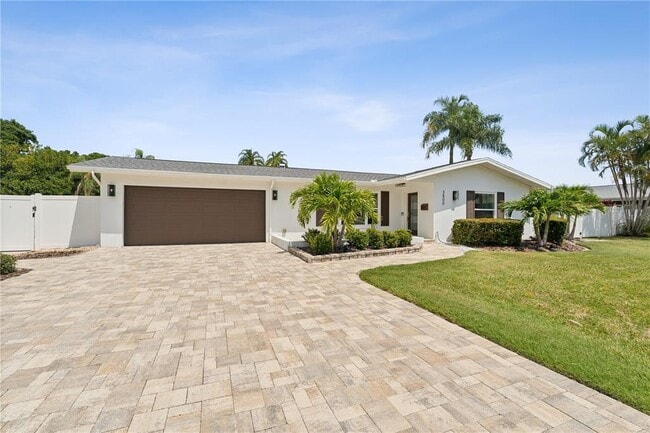 Building Photo - 3800 Bayshore Blvd NE