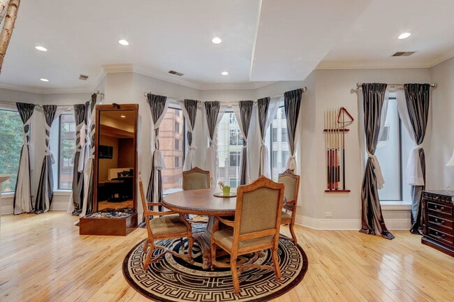 Building Photo - 22 W Ontario St