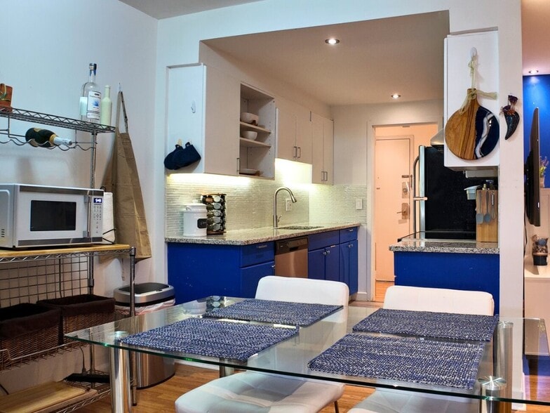 Building Photo - 2231 Castle Rock Square