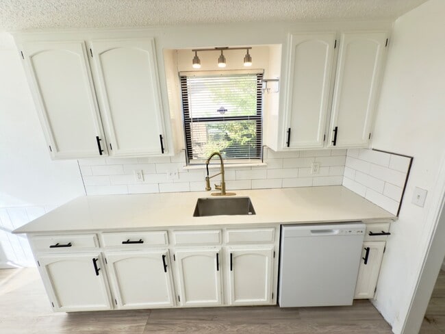 Building Photo - 8613 S Independence Ave