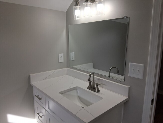 Building Photo - 3200 Tackett Rd