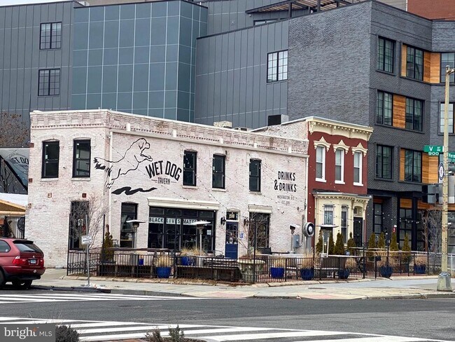 Building Photo - 2011 Vermont Ave NW