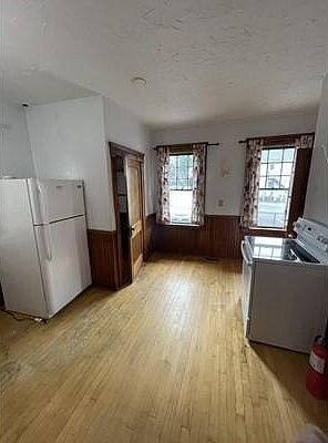 Building Photo - 46 Wachusett St