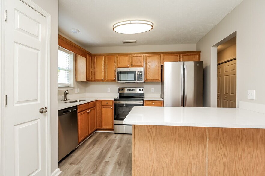 Building Photo - 864 Lavergne Ln