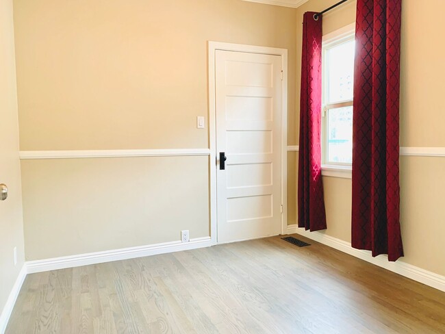 Building Photo - Gorgeous 3BD/2BA House in Hillcrest - Available NOW!