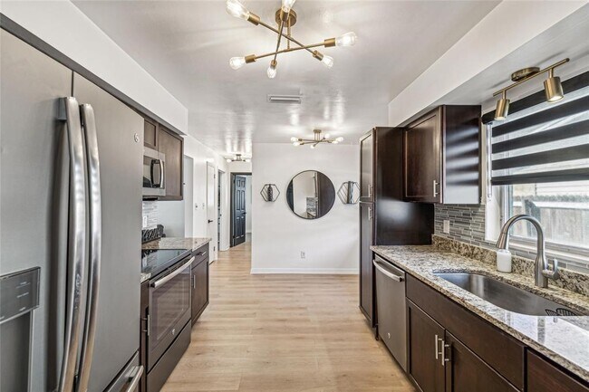 Building Photo - 2000 57th St N