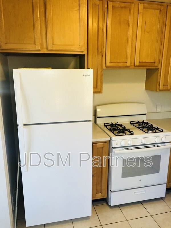 Building Photo - 3735 E 13th Ave