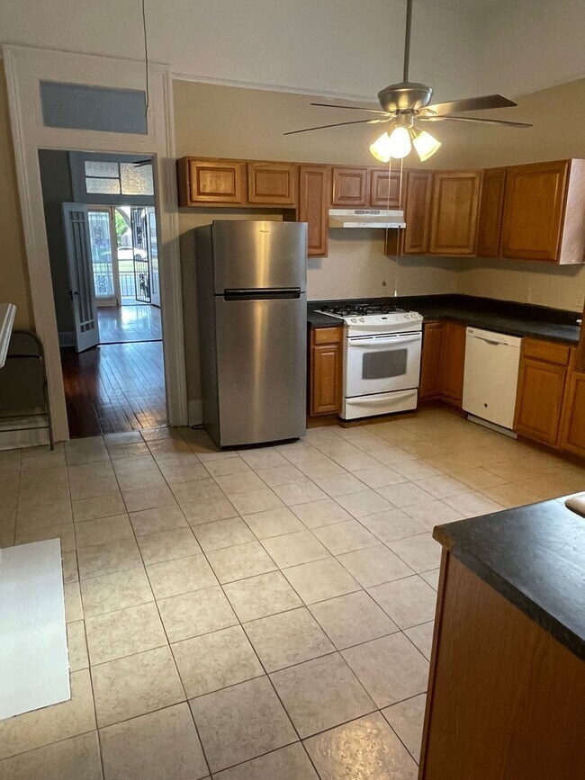 Building Photo - 4412-4412 Canal St