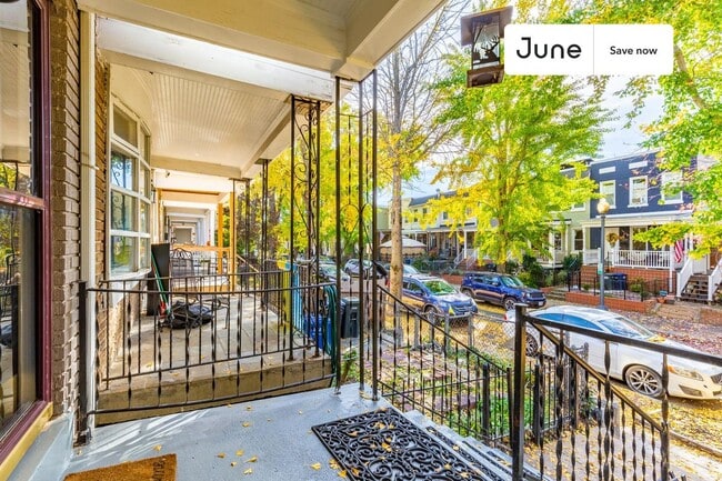 Building Photo - 616 Orleans Pl NE