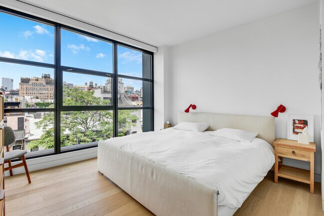 Building Photo - 250 Bowery