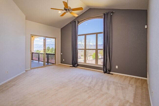 Building Photo - 8270 Regiment Ct