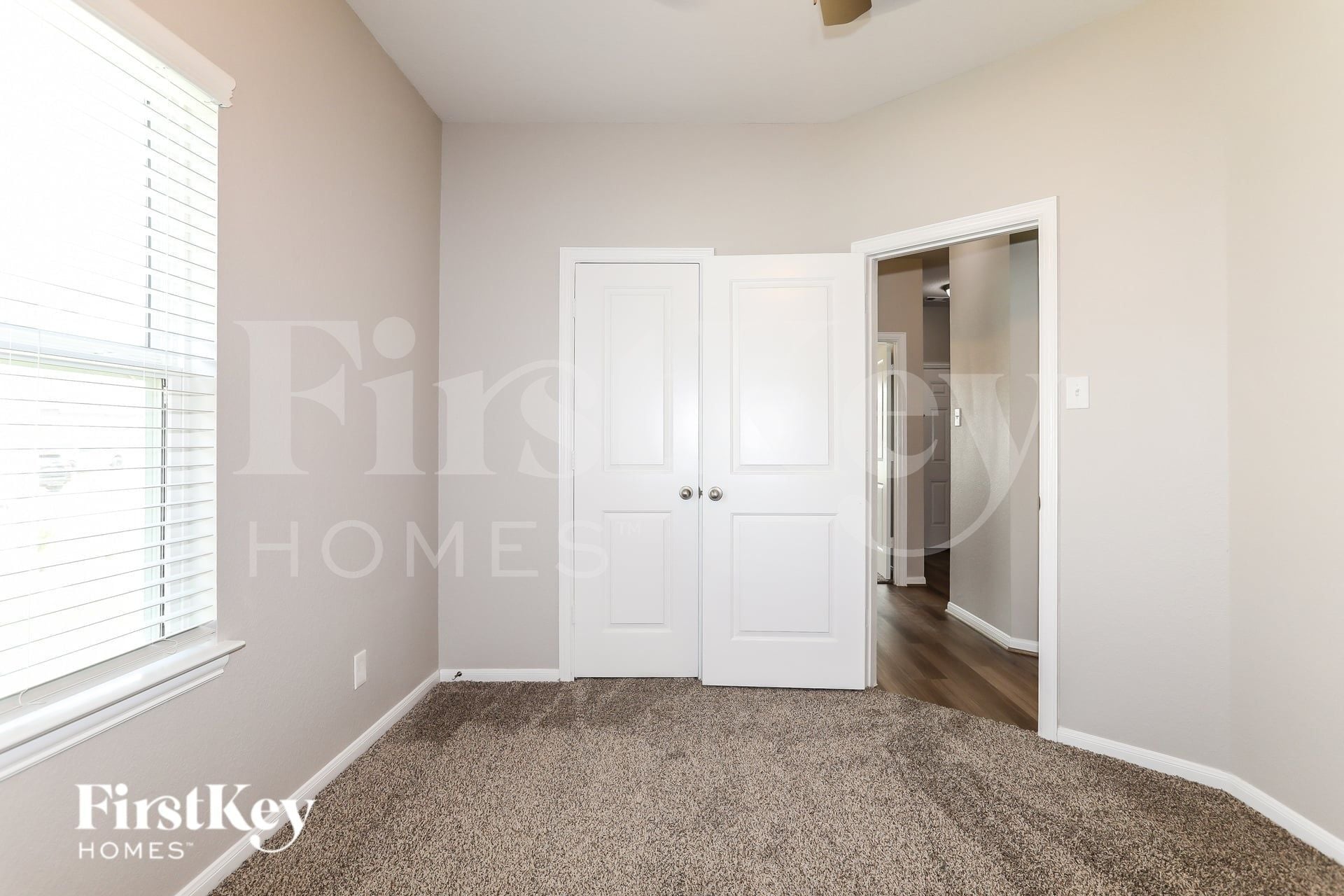 Building Photo - 811 Steam Rdg Ln