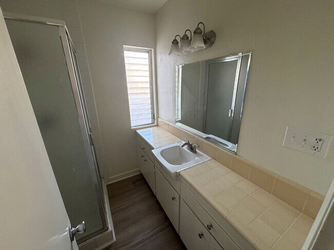 Building Photo - 3363rex