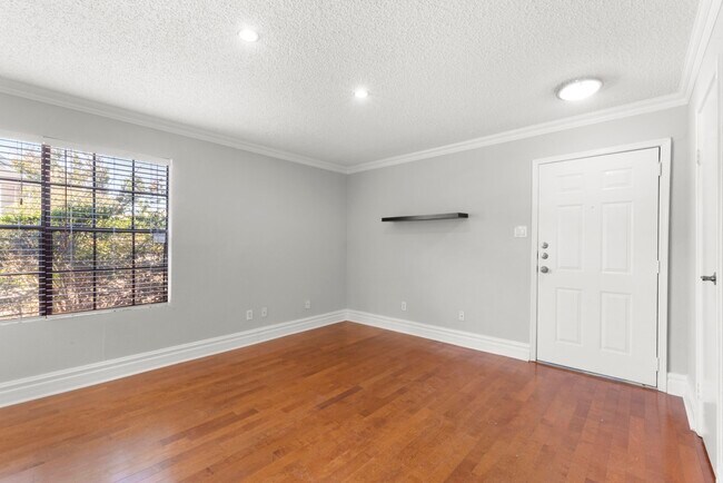 Building Photo - 2750 Holly Hall St