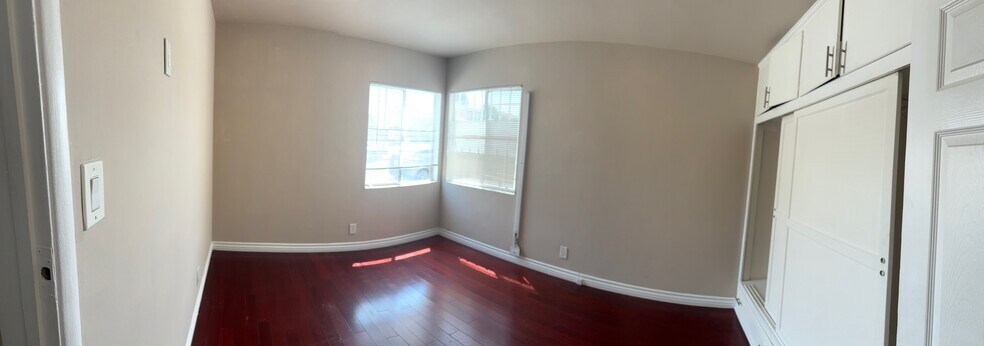 Building Photo - 7921 Crenshaw Blvd