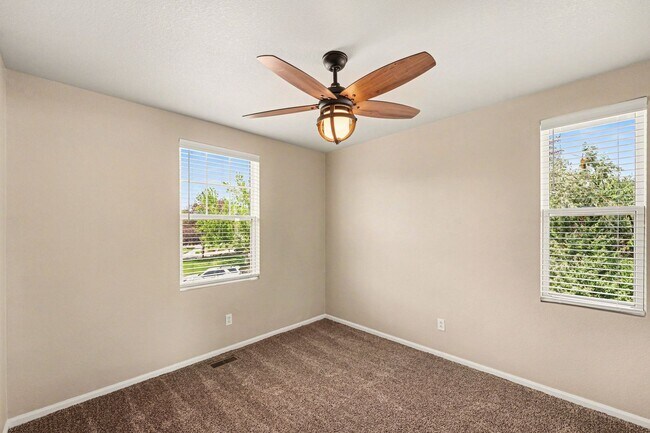 Building Photo - Fantastic Home in the Desirable Sterling Hills Neighborhood