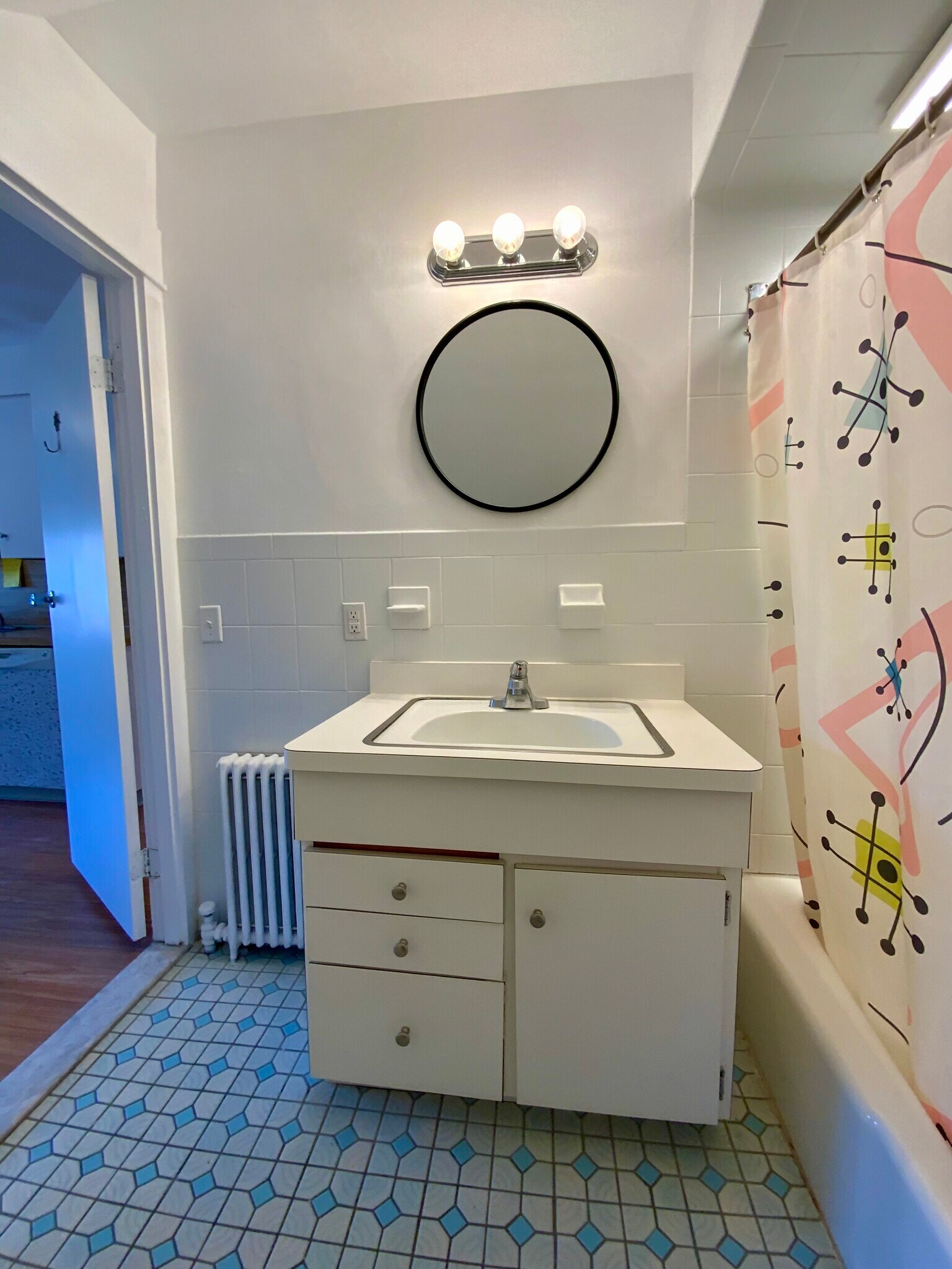 Building Photo - 1032 Hope St